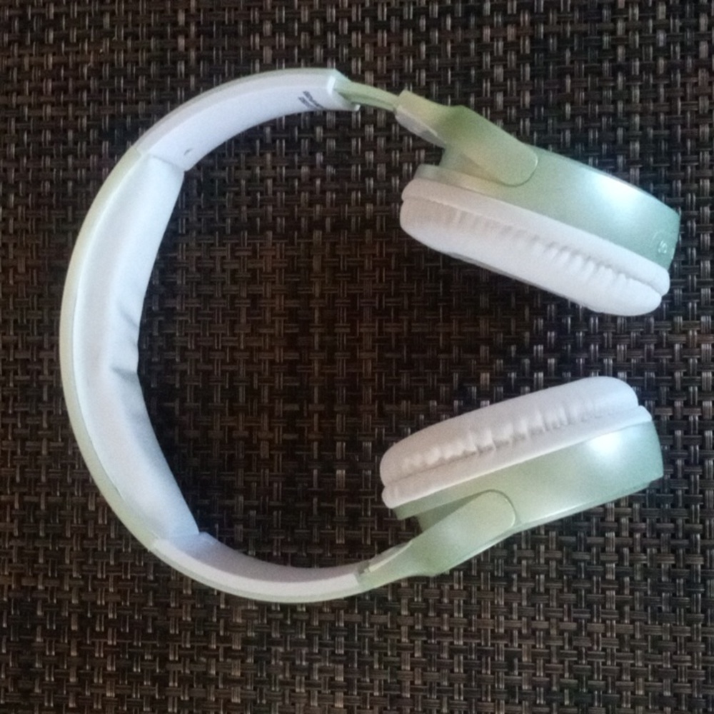 Teel Bluetooth headphones